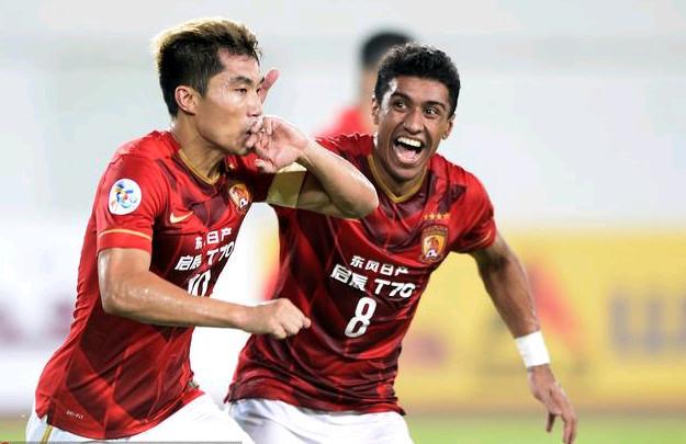 阿隆索命悬一线！皇马主席不满现代足球理念，欧冠生死战或成转折点（皇马主席不满现代足球理念，阿隆索前景岌岌可危：欧冠生死战或成关键转折）