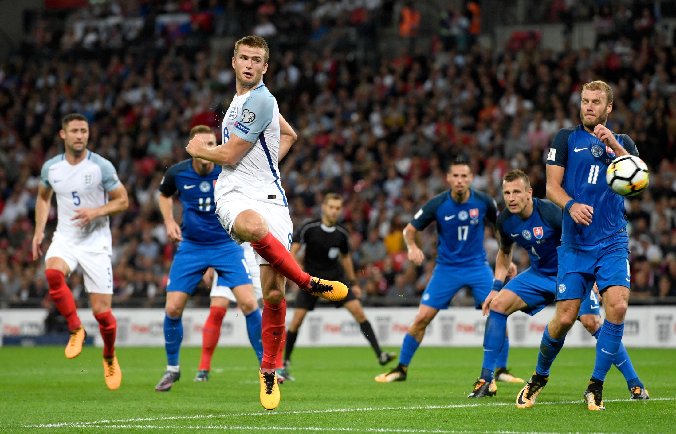 前裁判：米兰确实不该被判点球，但主裁判给的理由有问题