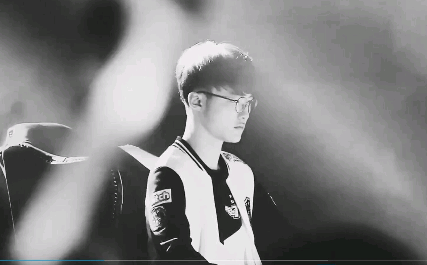 该死！ Linfeng + Starry 联手击败了 Team Puff 在 Oh My God 。