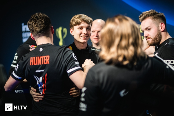 DK官宣大名单：中野不变 上单Burdol加入