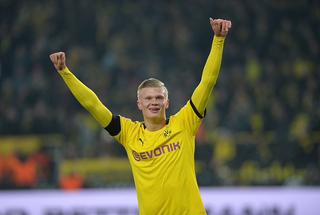 德布劳内：还没和球队谈续约 先让自己变的更强（德布劳内：尚未与球队谈续约，先专注提升自己）